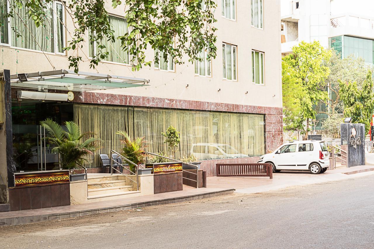 Super Inn Armoise Hotel Ahmedabad Exterior photo